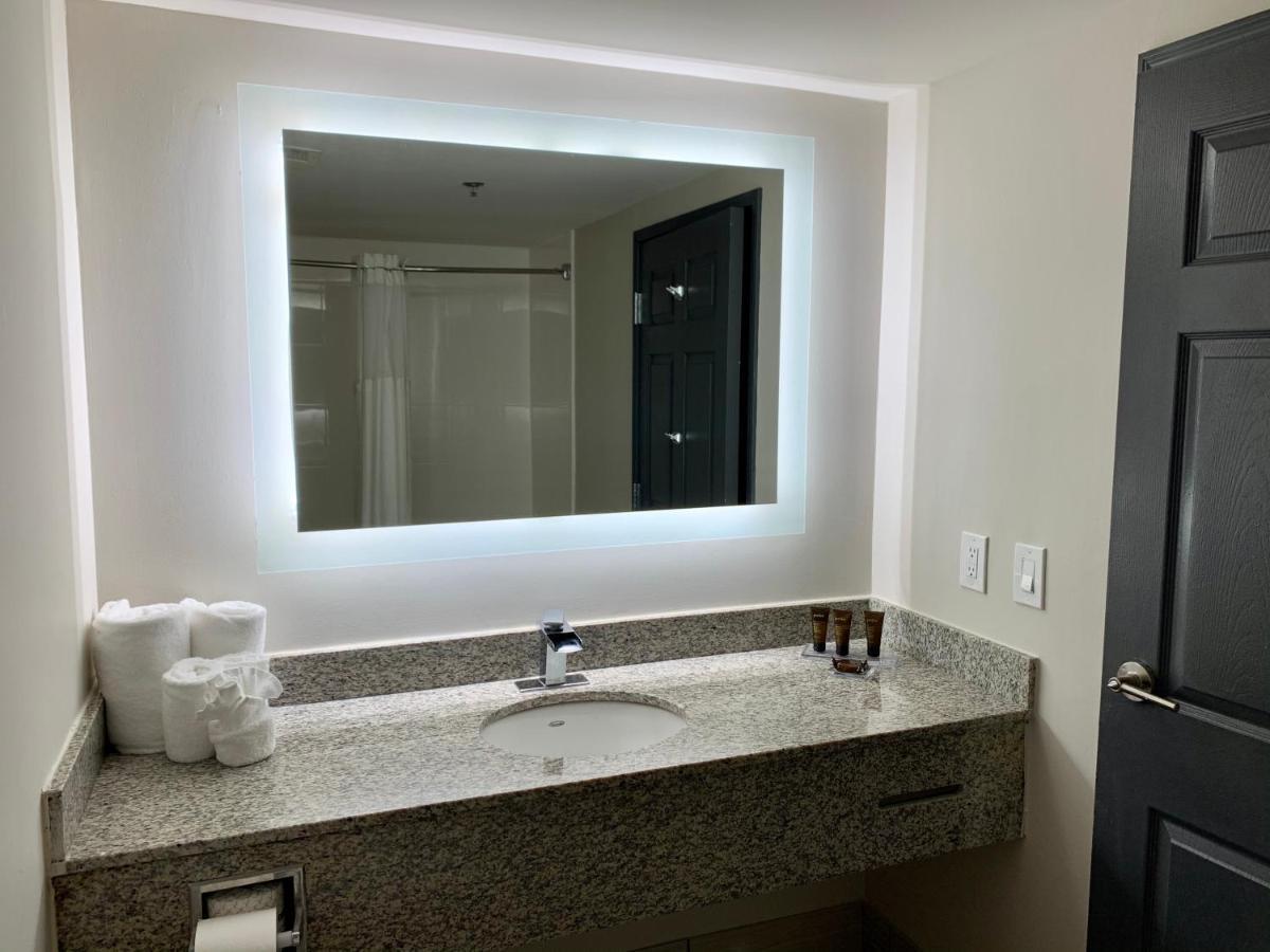 King Room - Mobility Access/Non-Smoking