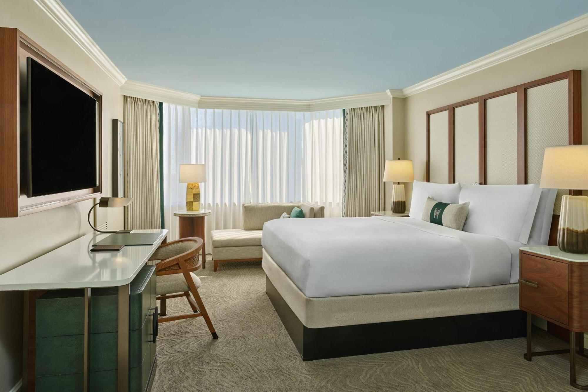 Grand Deluxe Guest room 1 King