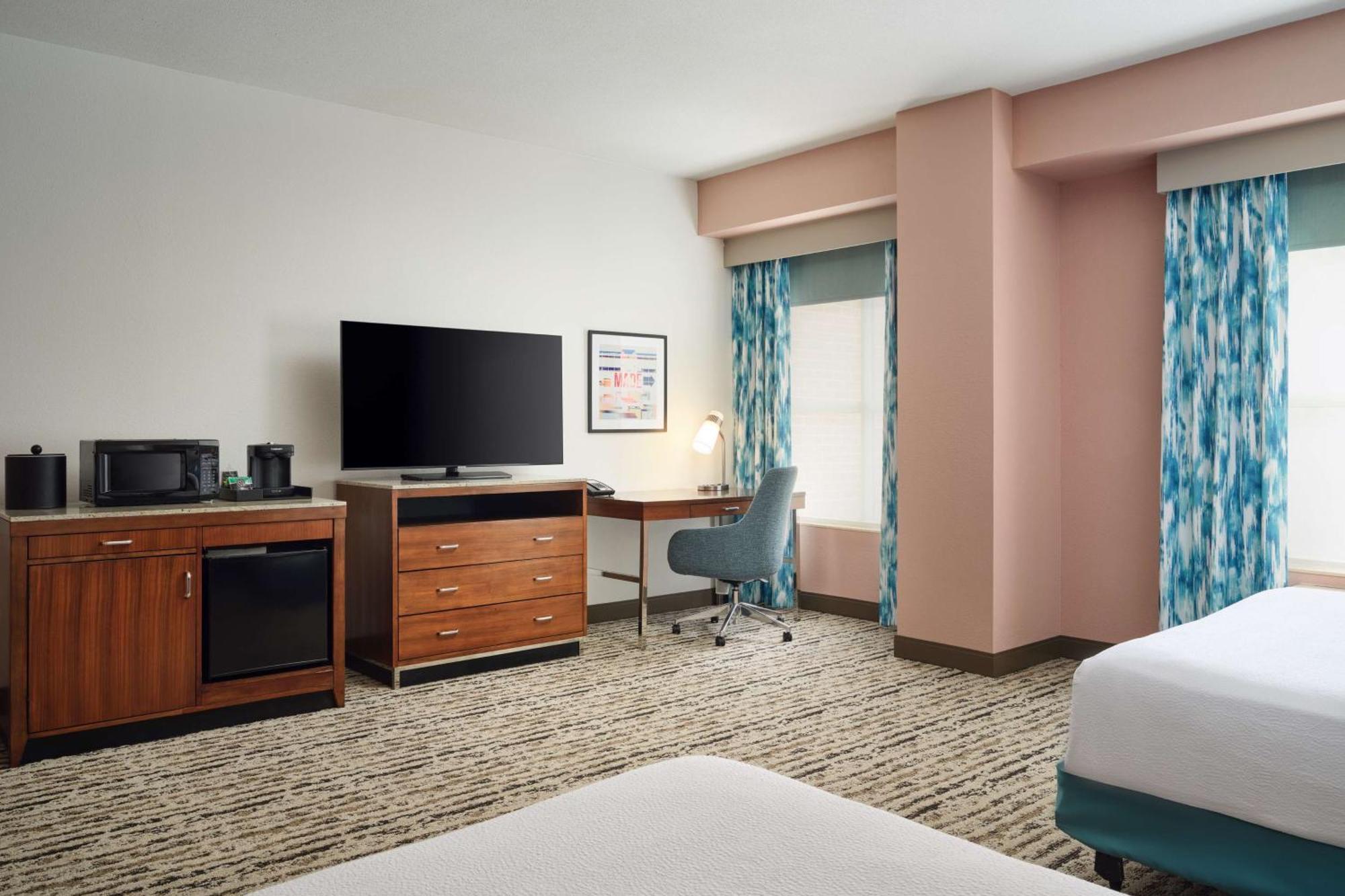 Queen Room Two Queen Beds Bath Tub Mobility or Hearing Accessible