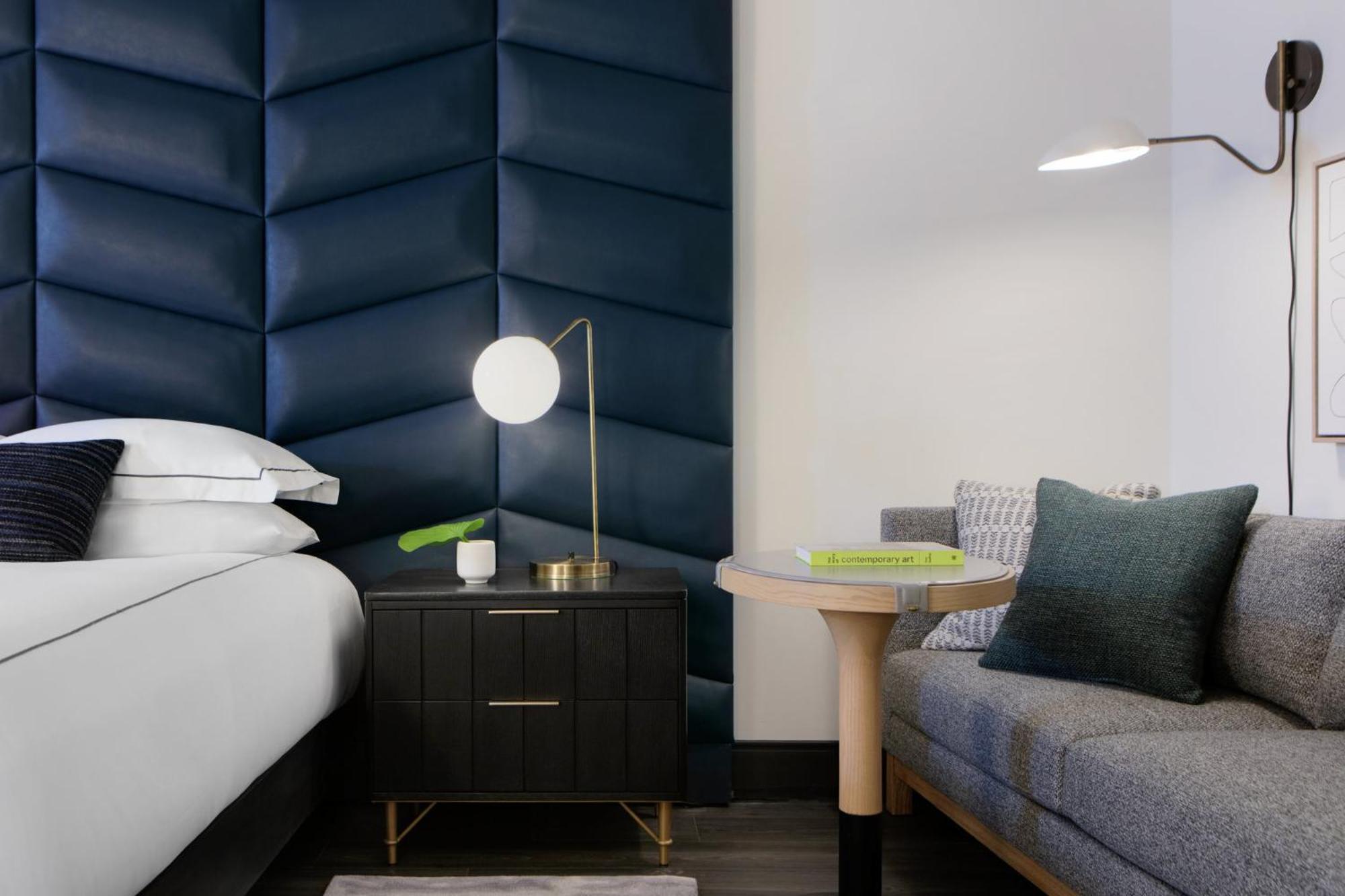 Premium King Room with City View