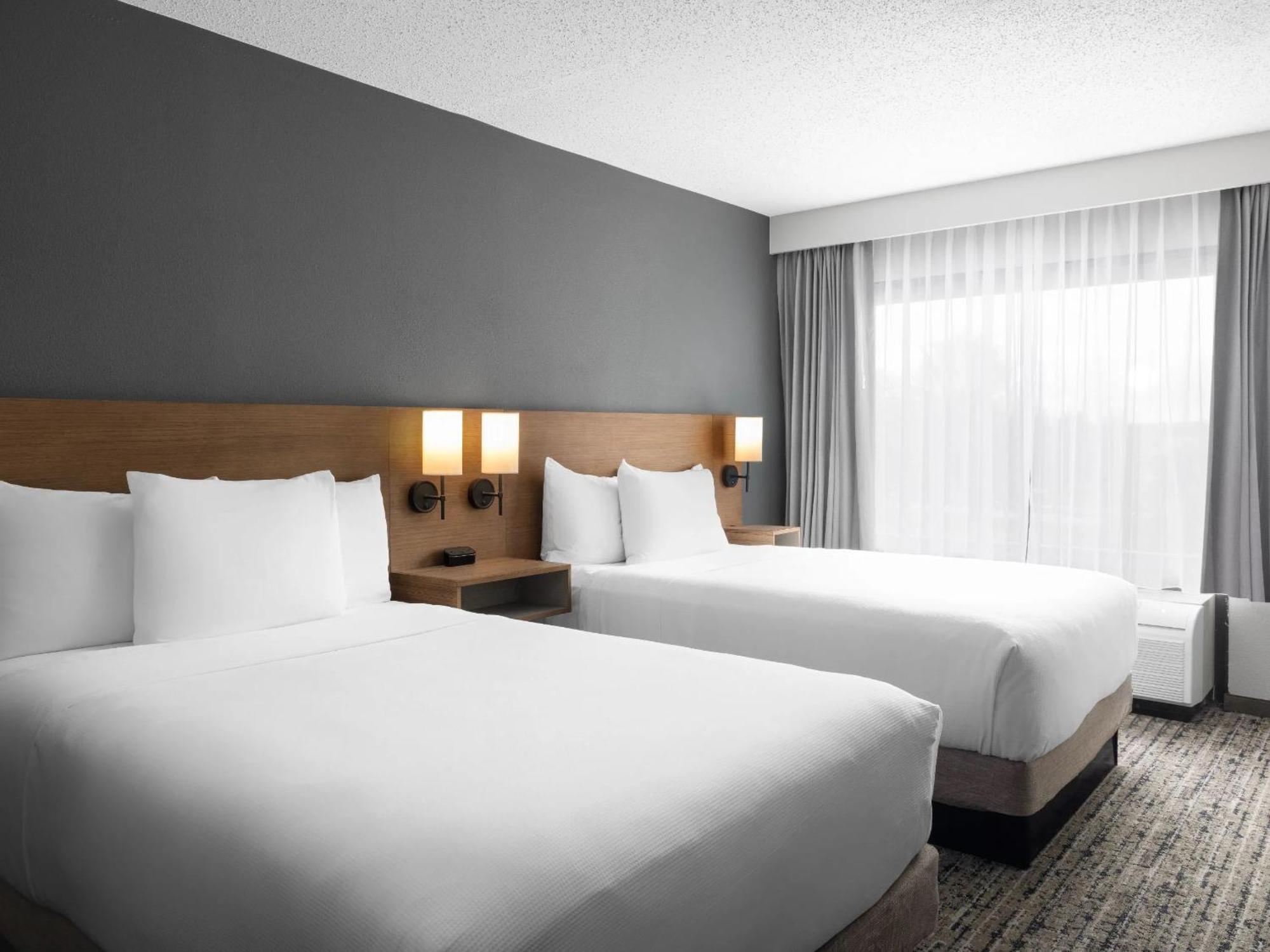 Double Room with Two Double Beds and Sofa bed - High Floor