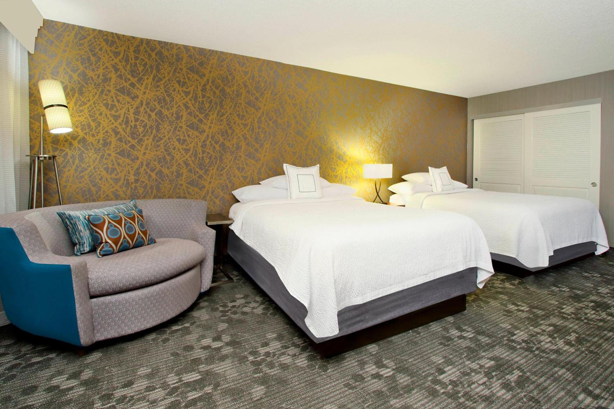 Deluxe Queen Room with Two Queen Beds