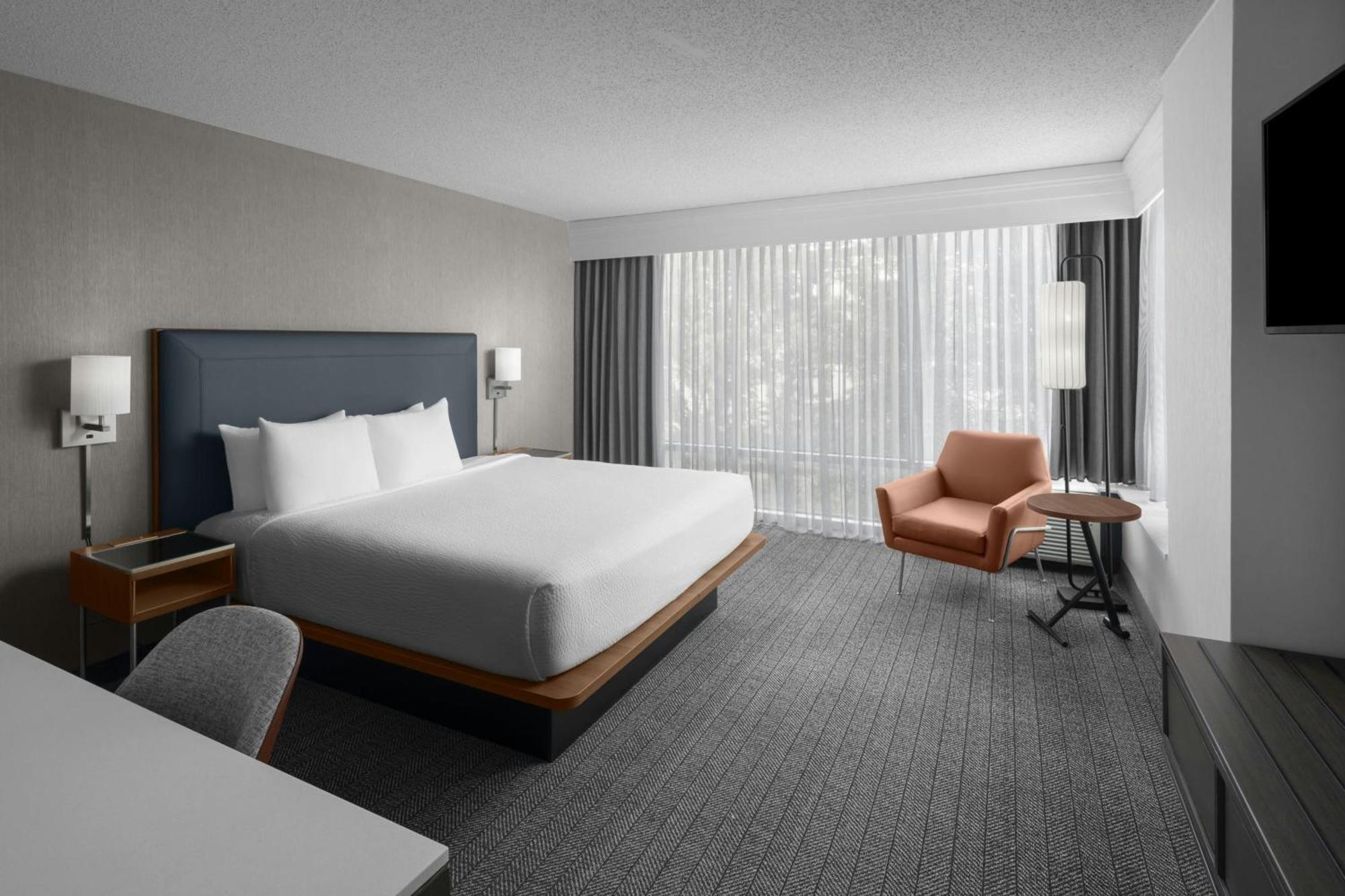 Deluxe King Room