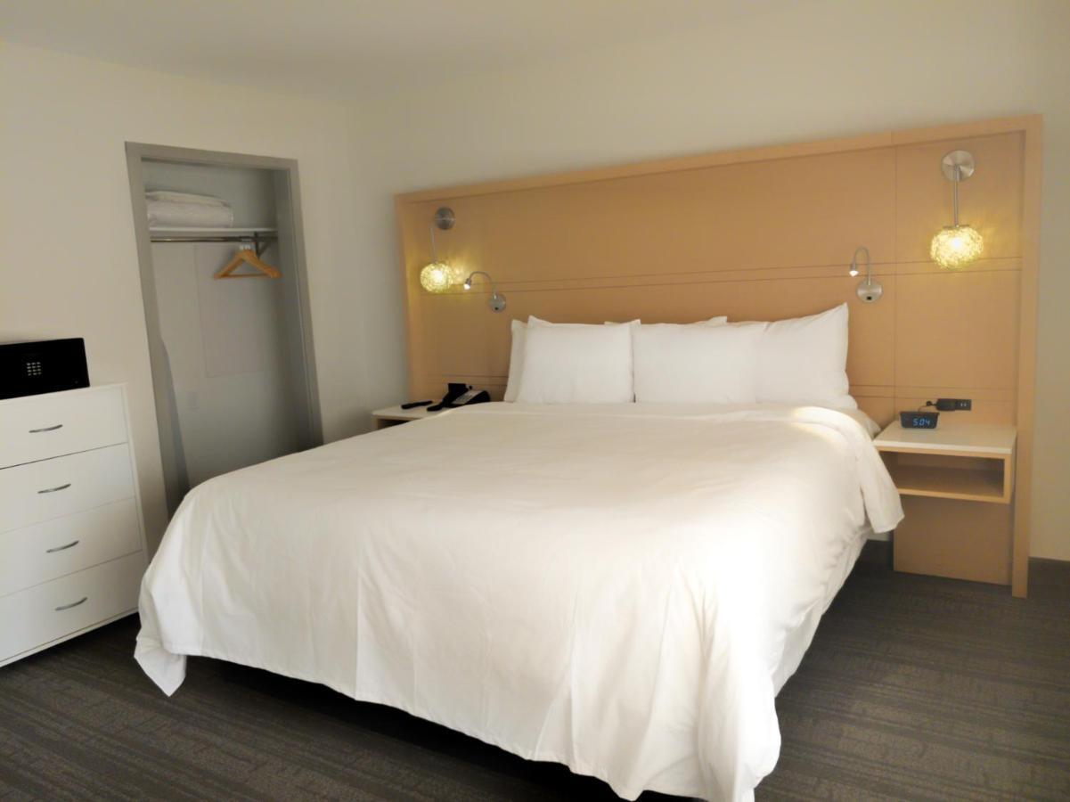 King Room - Non-Smoking