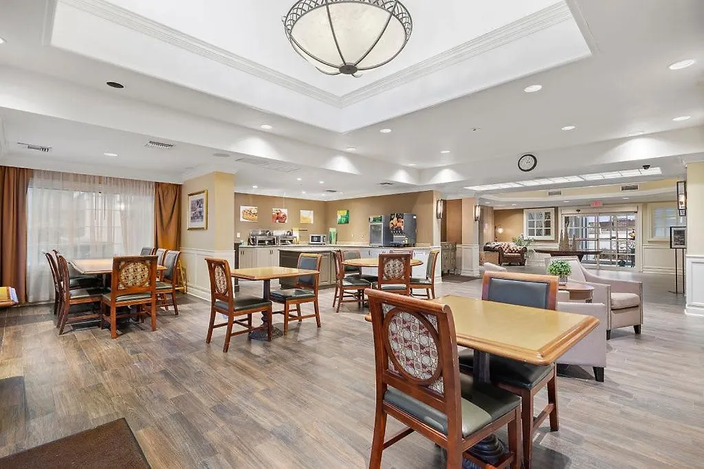 Quality Suites Atlanta Buckhead Village North-1