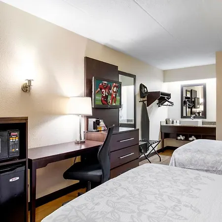 Red Roof Inn Plus+ Atlanta - Buckhead-3